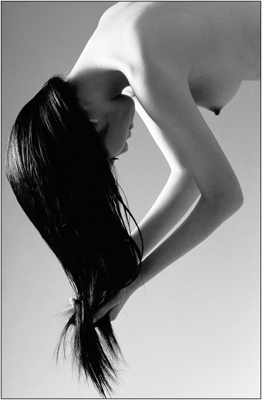91722360_cv1eEIE1_nudeart20.jpg