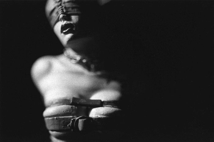 07_38_11_bondage1070.jpg