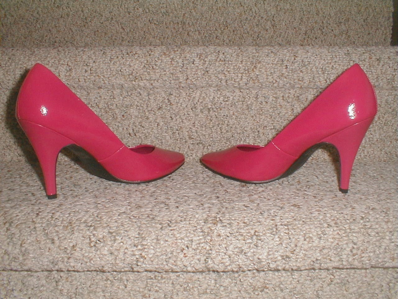 Fuschia_Pumps_1.jpg