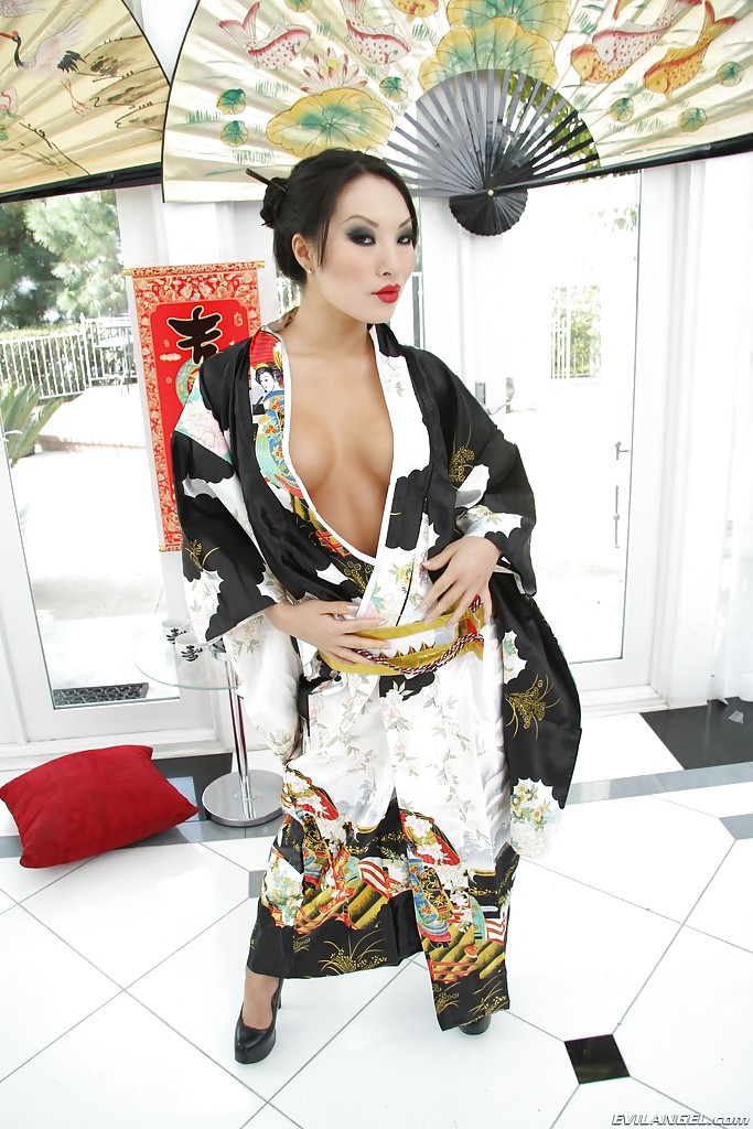 asa-akira-13.jpg