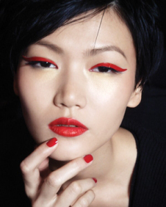 red-eyeliner-makeup1.jpg