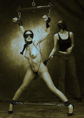 bwHC_BDSM_AimeeSweet09.jpg