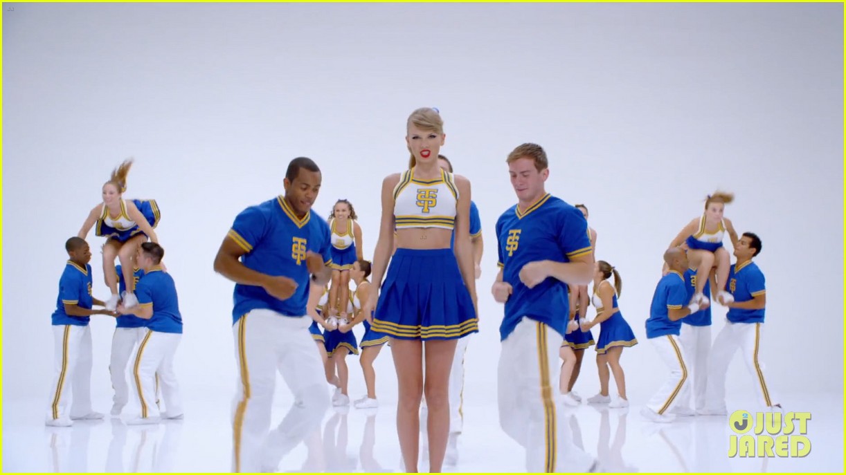 taylor-swift-shake-it-off-music-video-13.jpg
